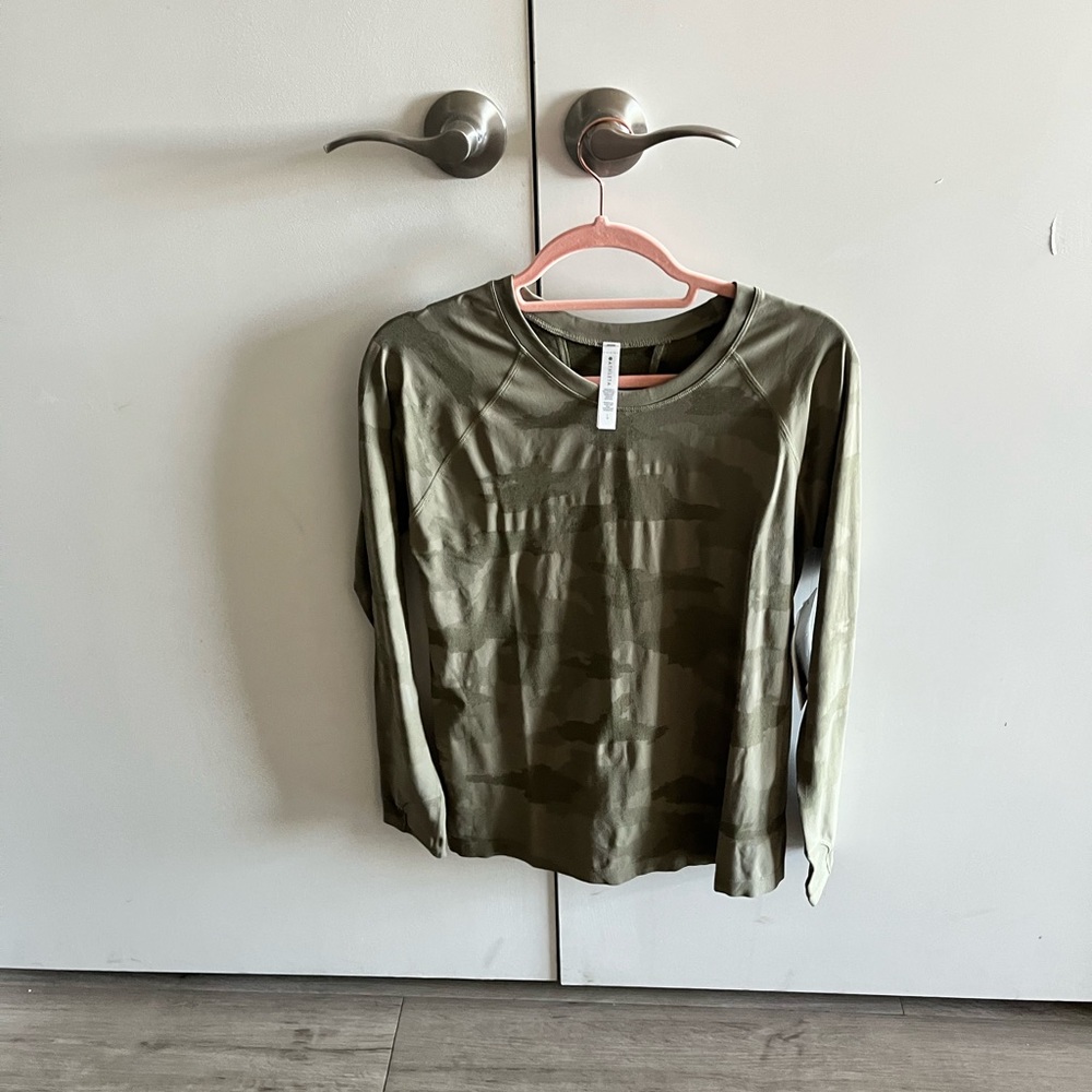 Green camo athleta long sleeve